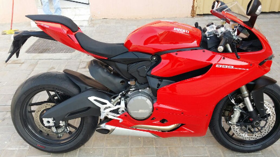 2015 DUCATI PANIGALE 899S in like new condition.;CONTACT ME ON .WHATSAPP VIA : +447447243805 photo